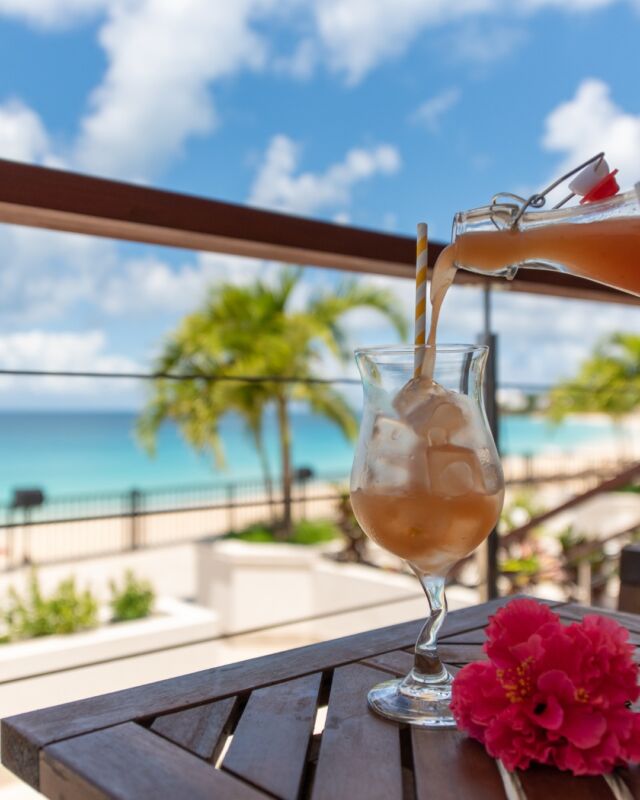 Simple pleasures meet unforgettable places. ✨ Sip something refreshing the moment you arrive, and take in the views just steps from your room.

Start planning your next relaxing getaway to #frangipaniaxa today!